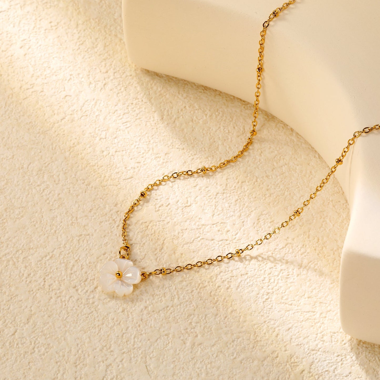 12.5mm white shell peach blossom flower clasp bead chain 40+5cm+6mm round pendant necklace, gold asonjewelry