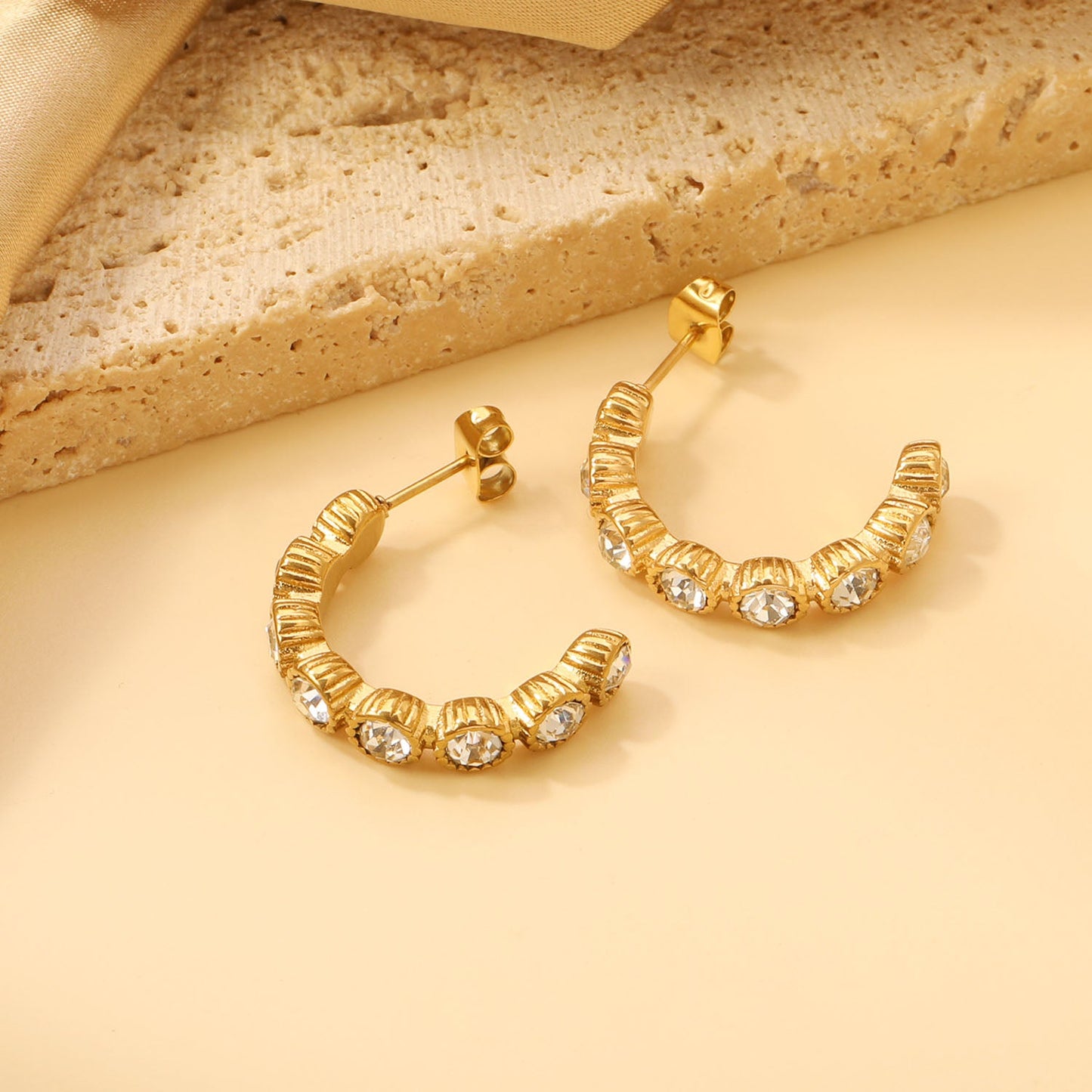 C shape with 8 round white diamonds ear clips 4.7*24mm asonjewelry