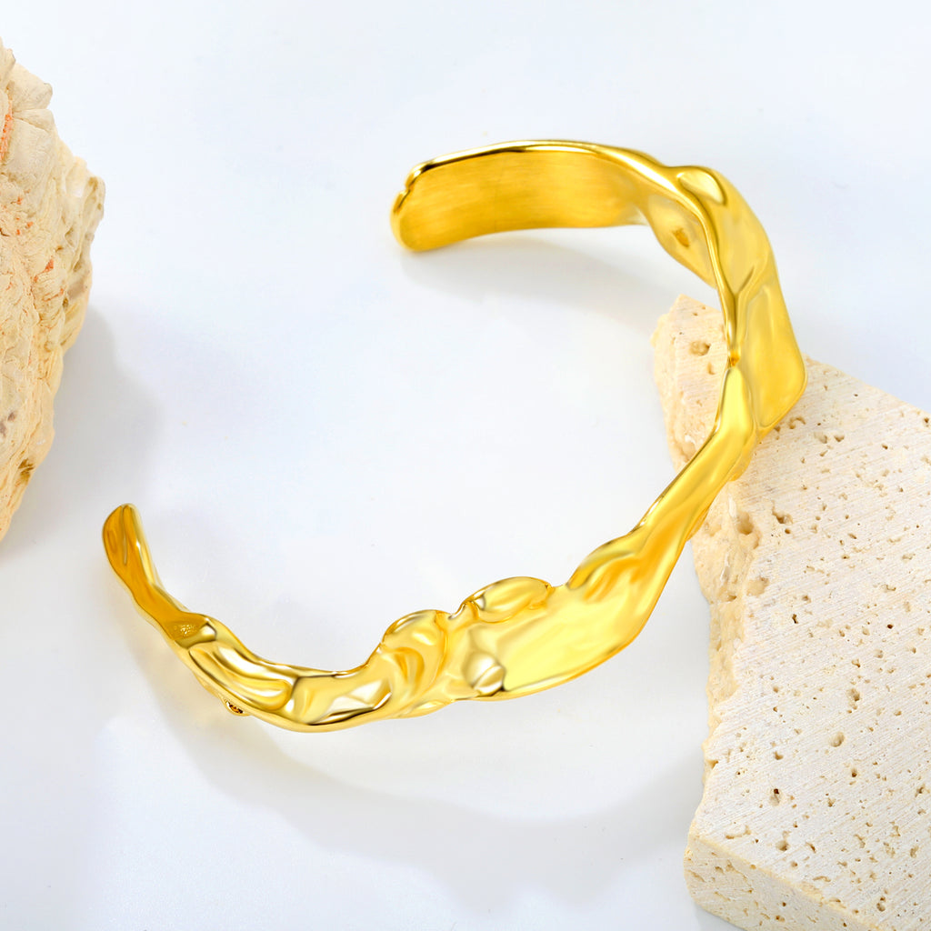 Thickness approx. 5.5mm*Width approx. 10.4*Inner diameter 60mm Bracelet Gold Color