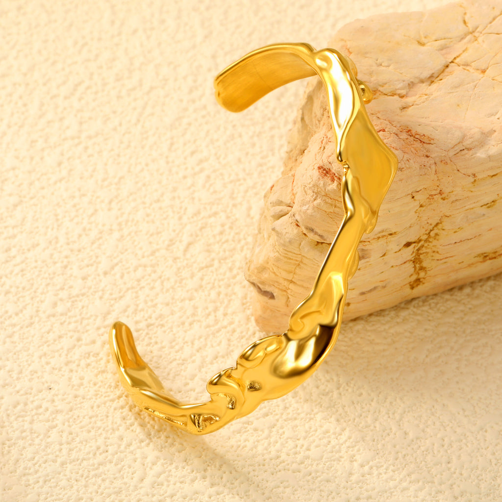 Thickness approx. 5.5mm*Width approx. 10.4*Inner diameter 60mm Bracelet Gold Color