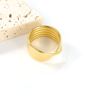Stainless Steel Interwoven Gold Ring: Stylish Wholesale Jewelry for Elegant Adornment