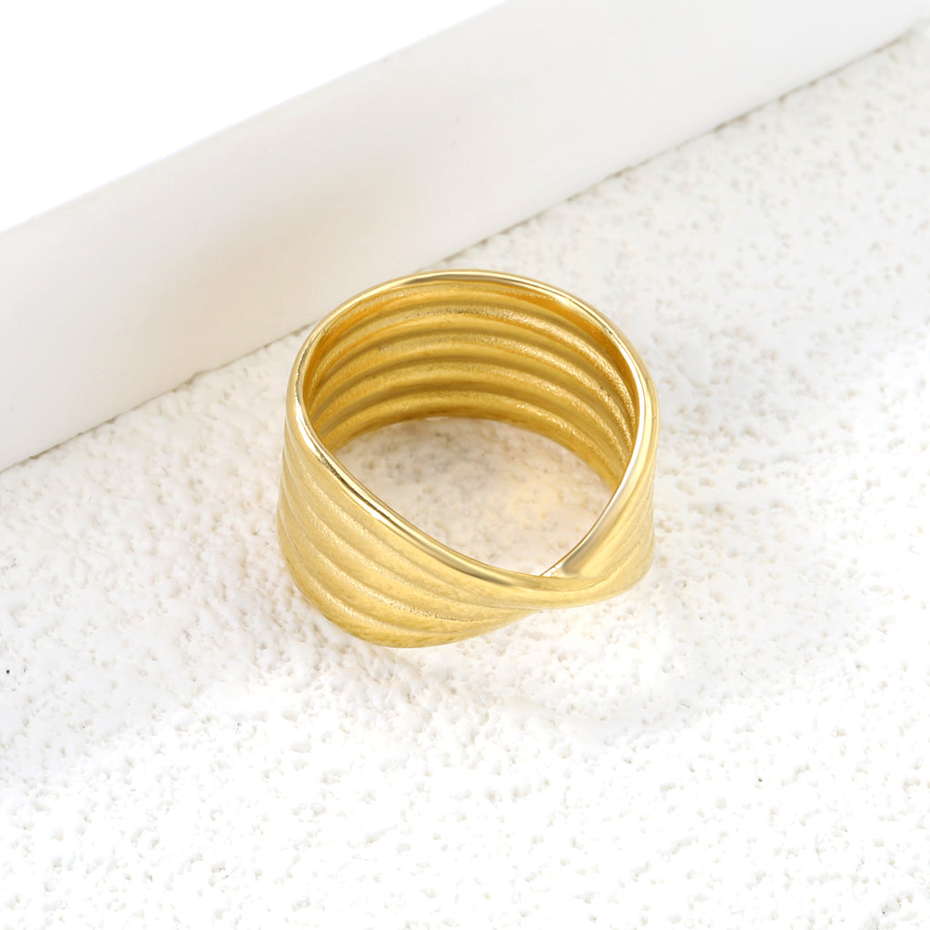 Stainless Steel Interwoven Gold Ring: Stylish Wholesale Jewelry for Elegant Adornment
