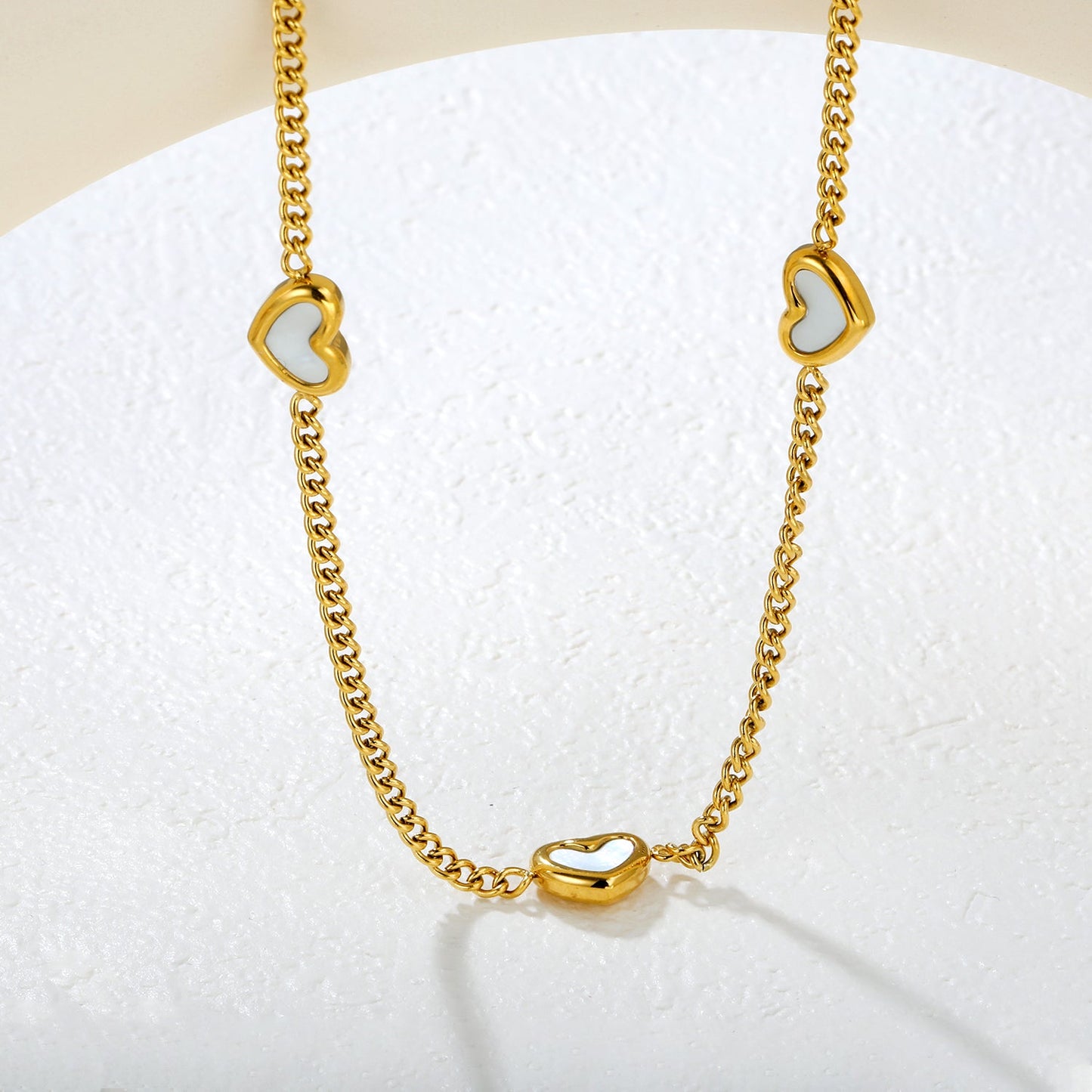 11x9mm shell heart-shaped accessory 40+5cm + 6mm round pendant necklace, gold asonjewelry