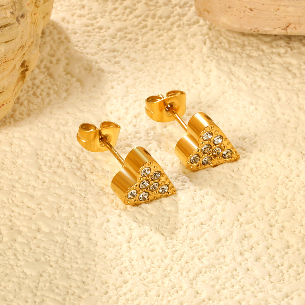 3 pairs of 8*9mm heart-shaped white diamond stud earrings Gold