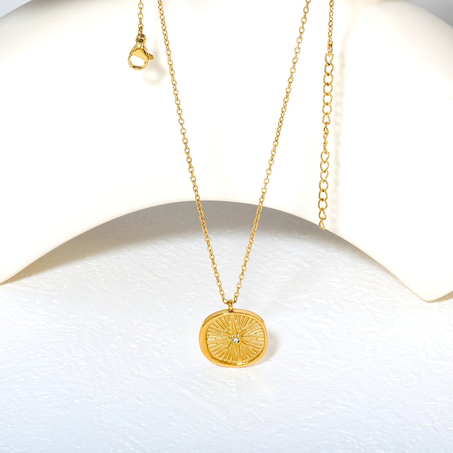 Diamond-set pentagram cast-craft necklace, gold asonjewelry