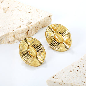 19*23.5mm oval shaped wavy piece stud earrings gold color