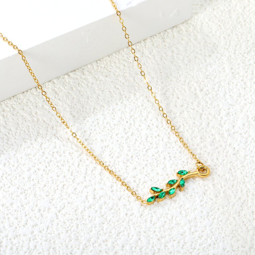 23*5.8mm Leaf with Green Zirconia Pendant 0.3 Cross Chain*40+5cm+6mm Round Plaque Necklace Golden