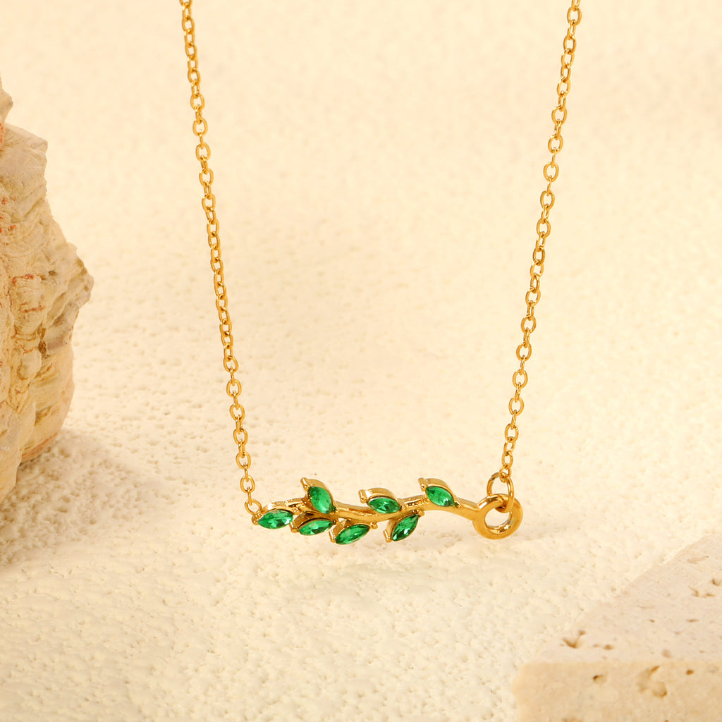 23*5.8mm Leaf with Green Zirconia Pendant 0.3 Cross Chain*40+5cm+6mm Round Plaque Necklace Golden