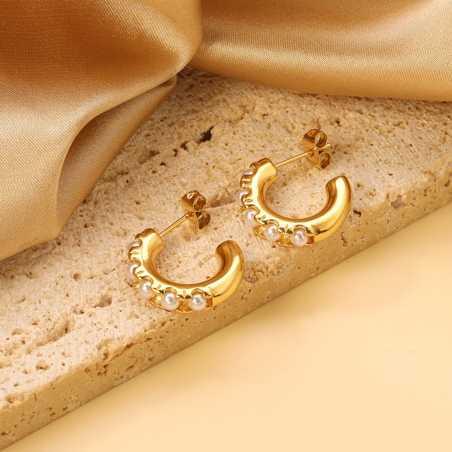 C Shape with 5 White Pearls Earrings 4.3*18.6mm asonjewelry