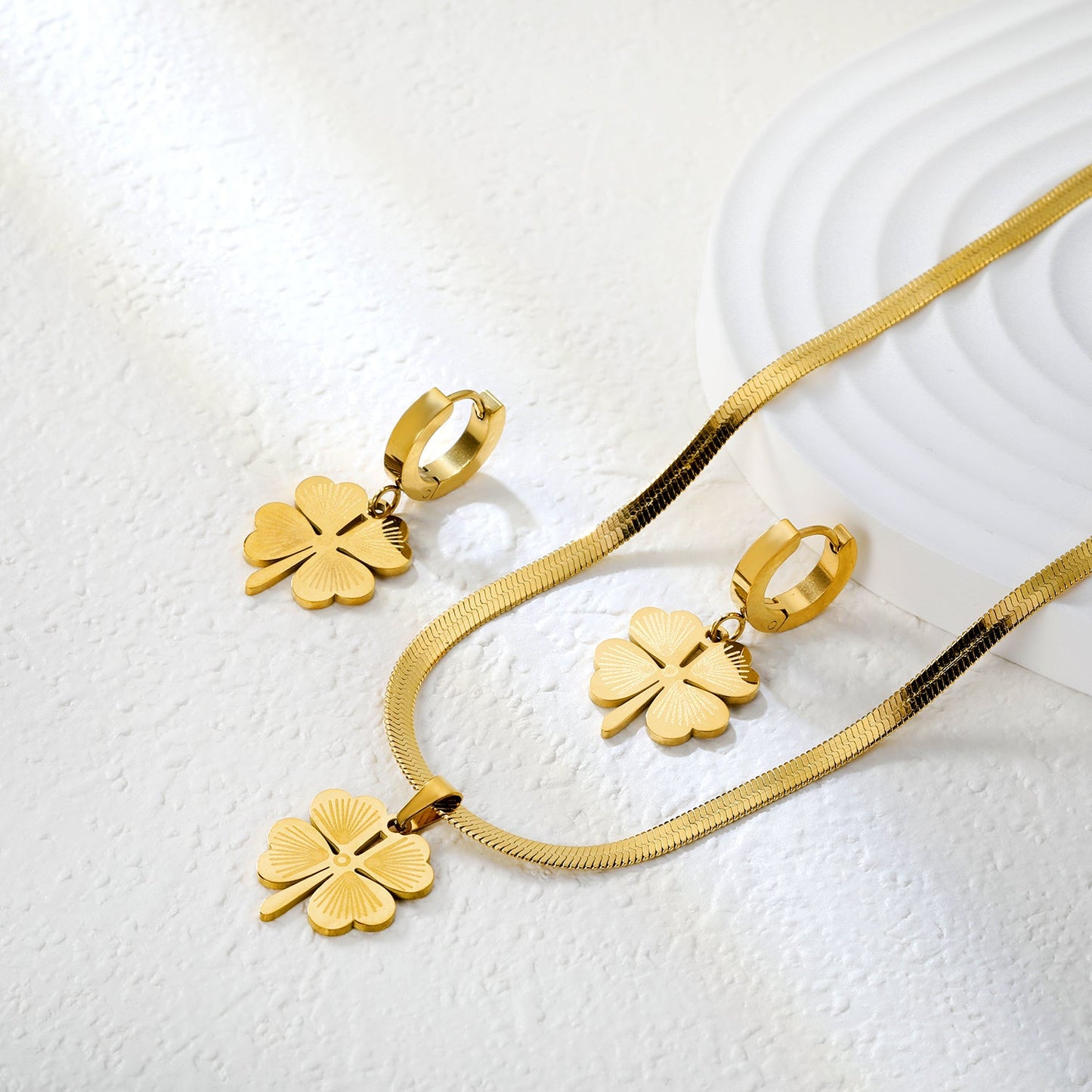 Four Leaf Clover Necklace Earring Set Gold Earrings: 15.8*18.3mm Pendant: 15.8*18.3mm3.2 Push Dense Chain 40+5cm+6mm Round Tail Plaque asonjewelry