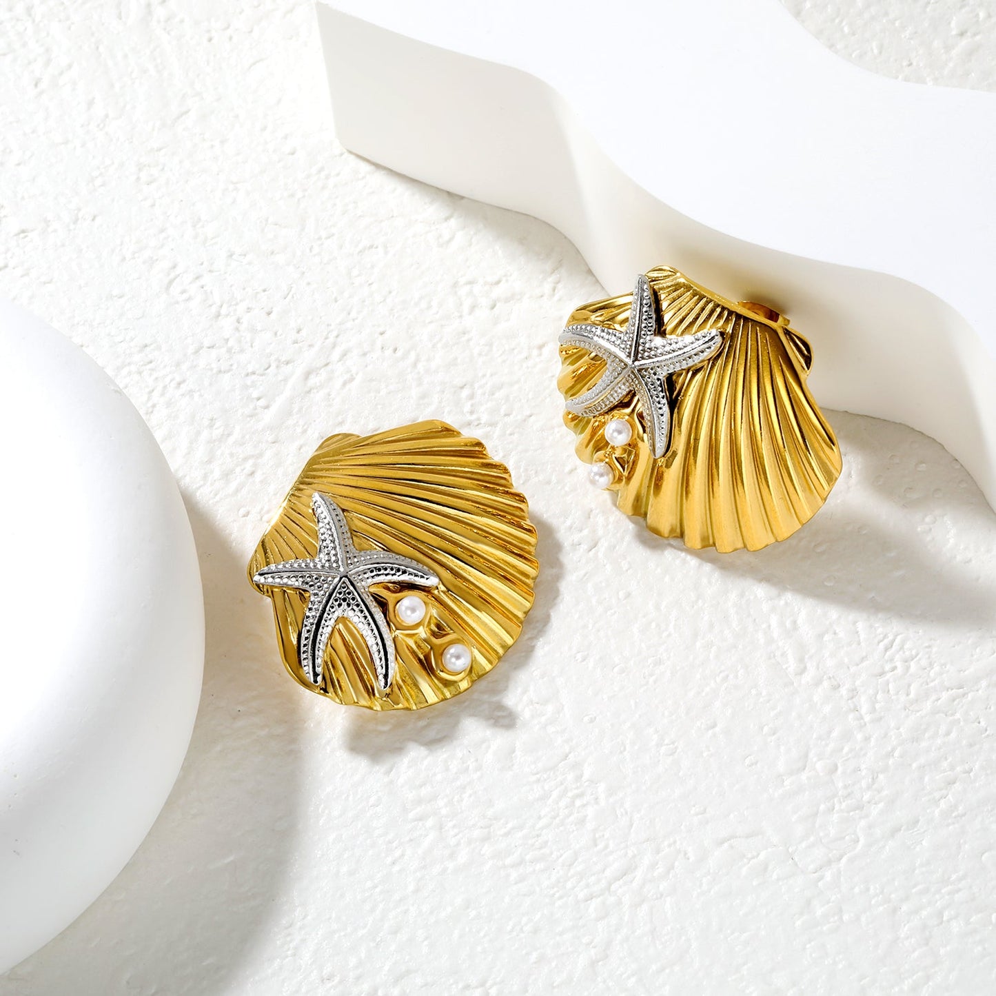 34.1mm*28.2mm Pearl Sea Star Shell Stud Earrings, Two-Tone Gold asonjewelry