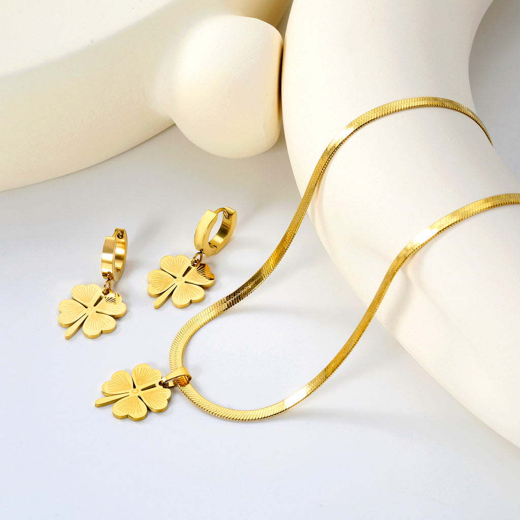 Four Leaf Clover Necklace Earring Set Gold Earrings: 15.8*18.3mm Pendant: 15.8*18.3mm3.2 Push Dense Chain 40+5cm+6mm Round Tail Plaque