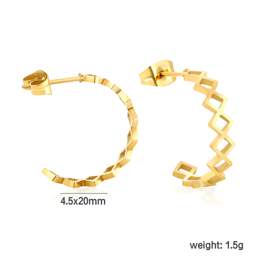 4.5*20mm Openwork Diamond C-Shaped Stud Earrings in Gold