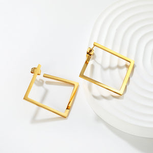 29.3mm Openwork Irregular Square Stud Earrings, Gold