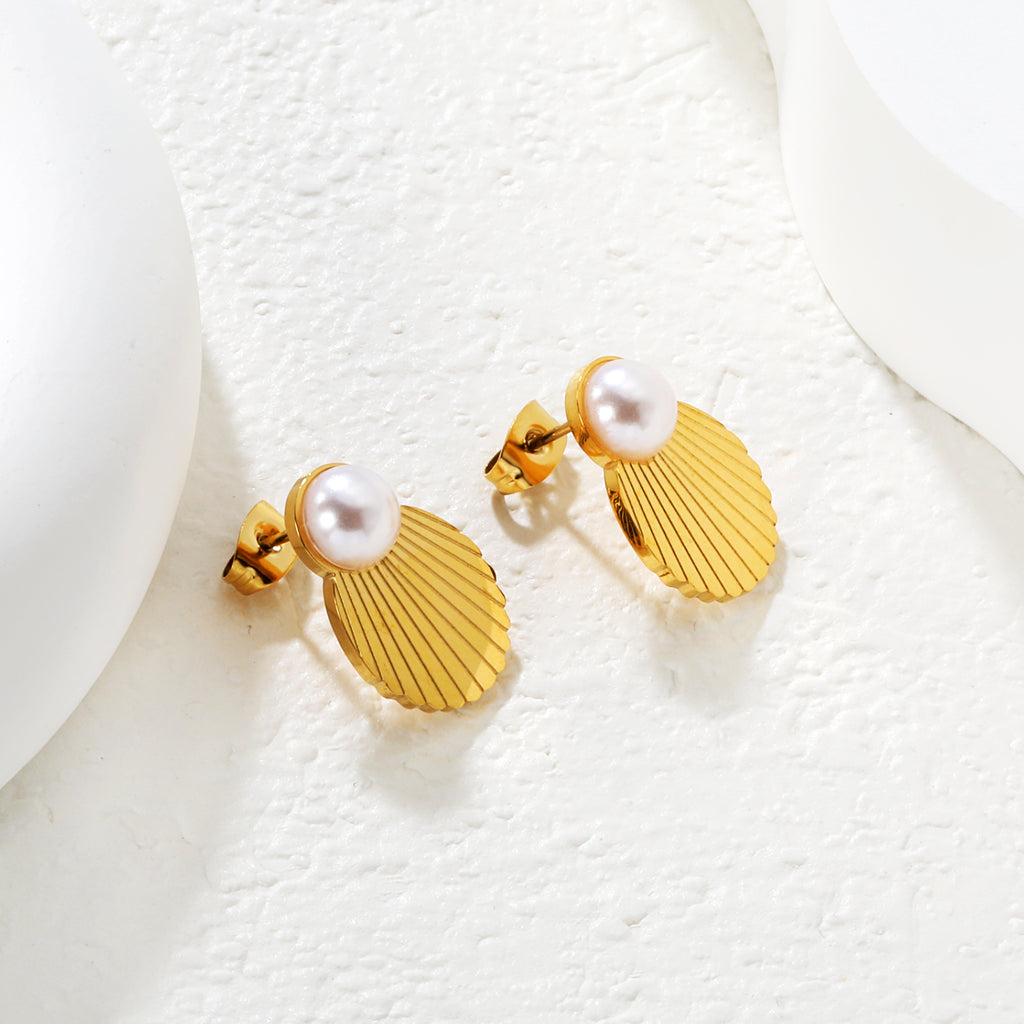 13*19mm Shell Pearl Stud Earrings, Gold