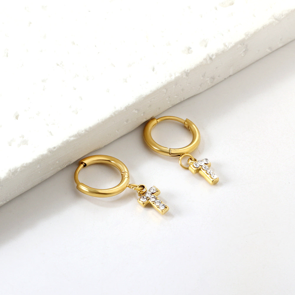 1.6x10mm circle with T-shaped white diamond stud earrings asonjewelry