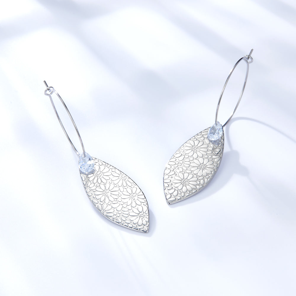 2022 Fashion Leaf Shape With Diamond Earrings