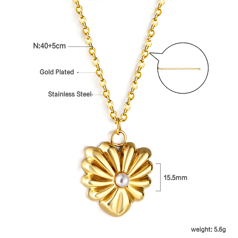 Heart-shaped pendant necklace with white shells asonjewelry