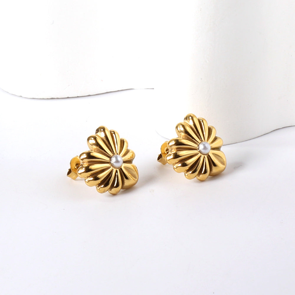 Heart-shaped earrings with pearls asonjewelry