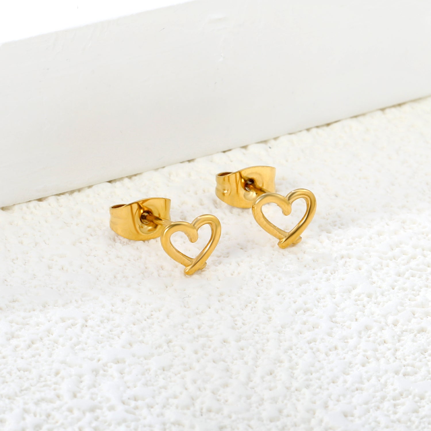 7*6mm Heart shaped pin earrings steel color/golden asonjewelry
