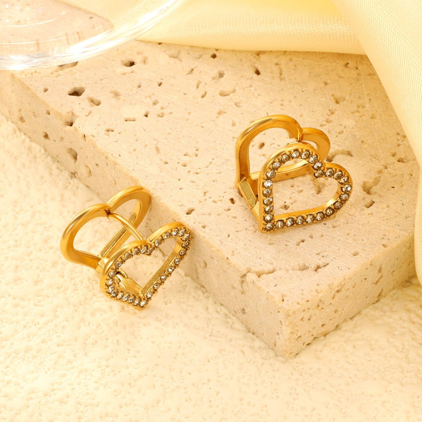14.8*13.3mm hollow heart-shaped white zirconium hoop earrings gold color asonjewelry