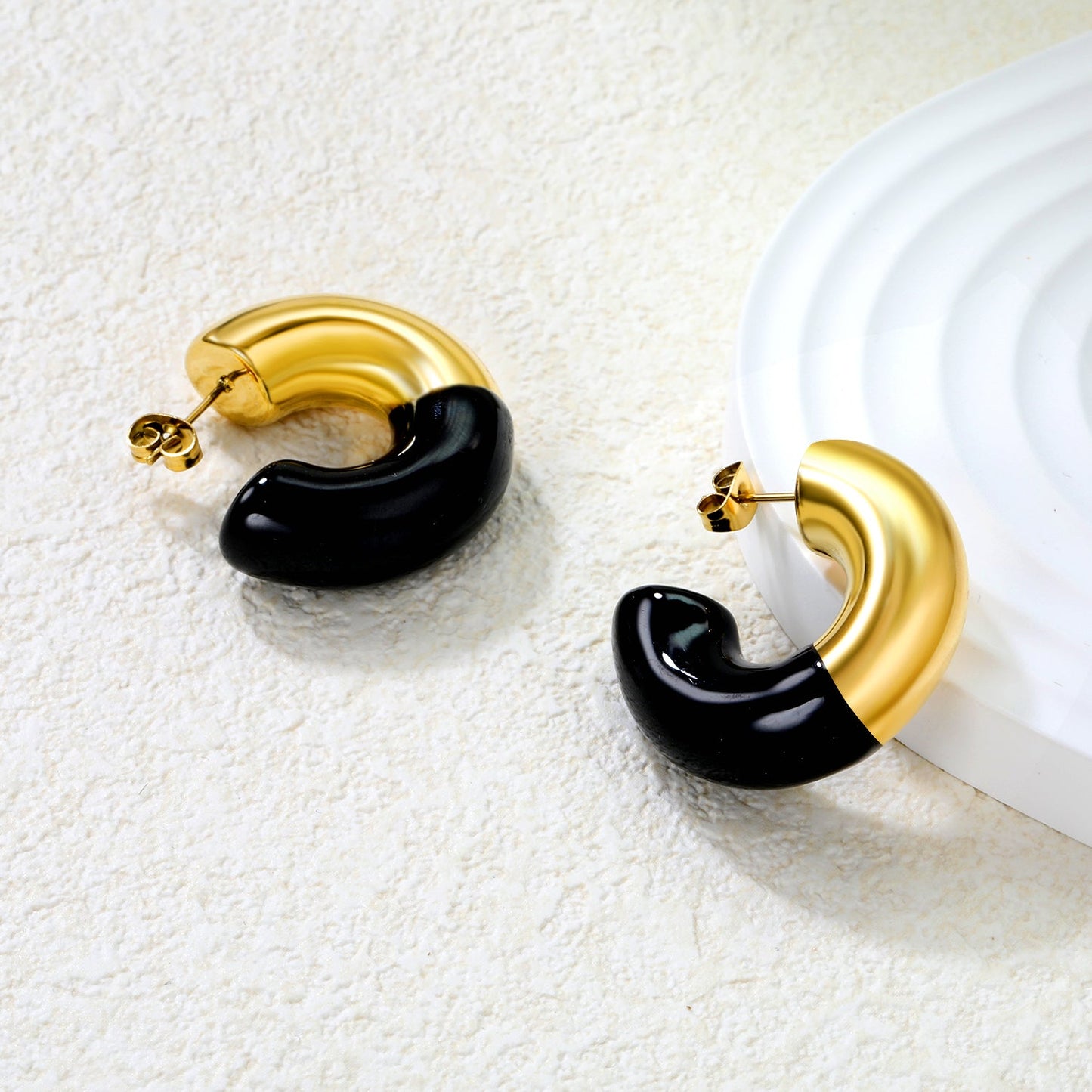 10.3*31.2mm C-shaped earrings with white/black/red oil drops Gold color asonjewelry