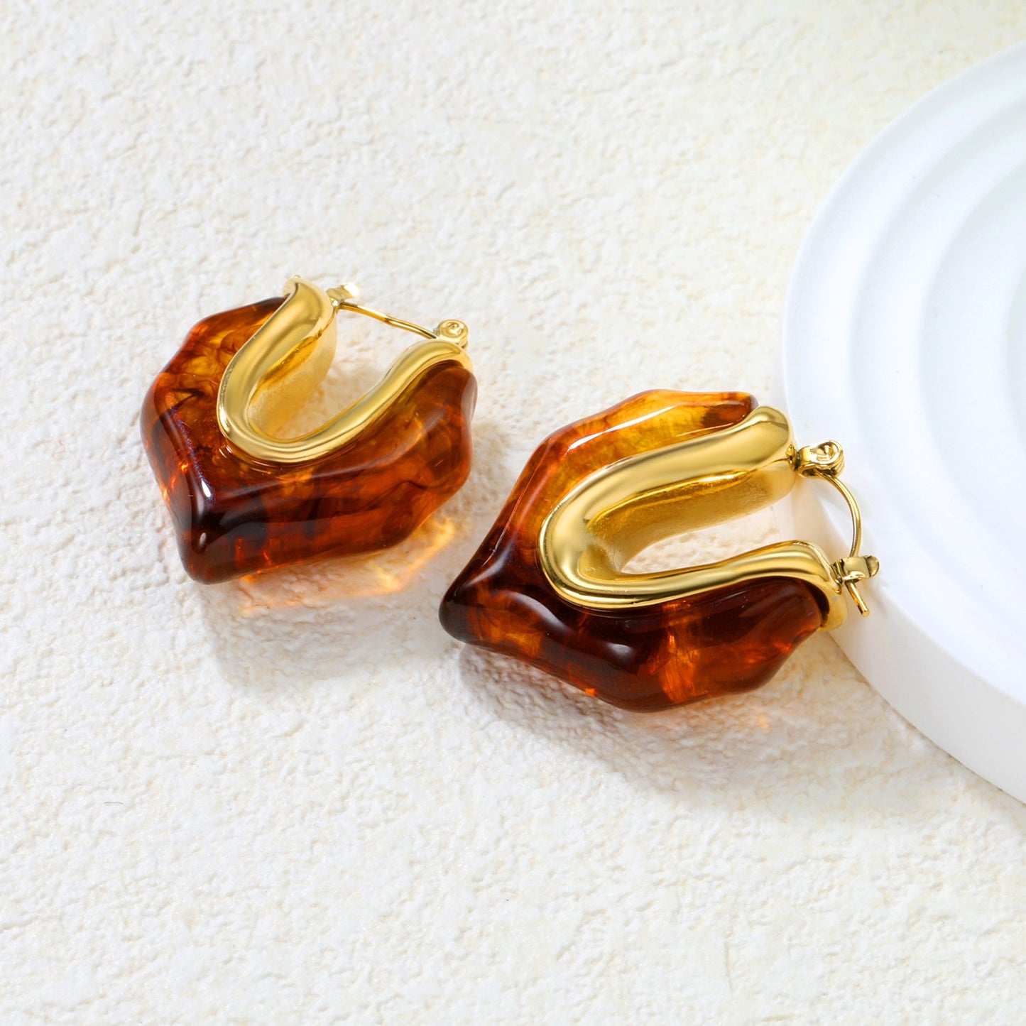 25.6*29.7mm irregular V-shaped white/transparent black/amber resin ear clips gold color asonjewelry