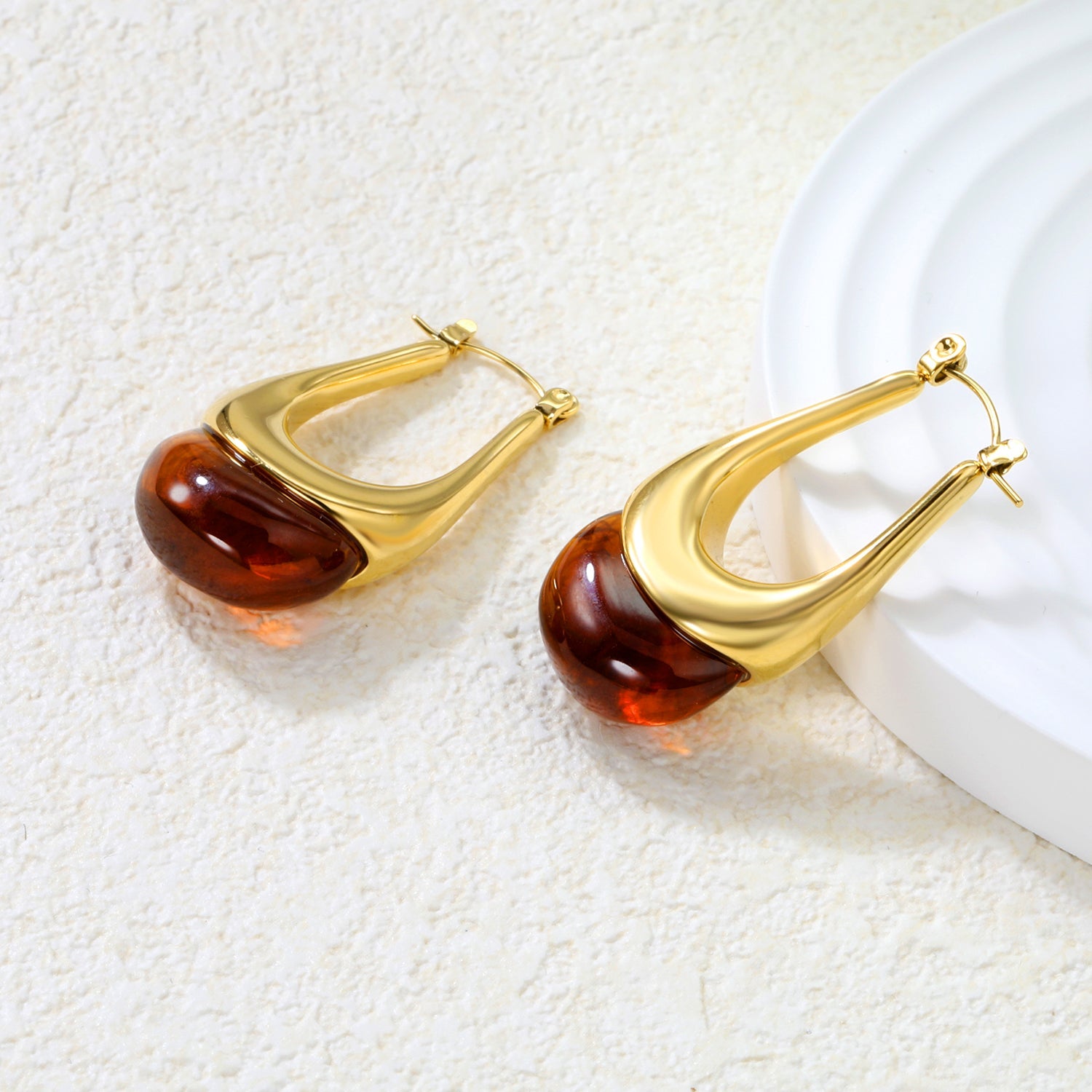 19.4*32.4mm oval U-shaped white/clear black/amber resin ear clips Gold color asonjewelry