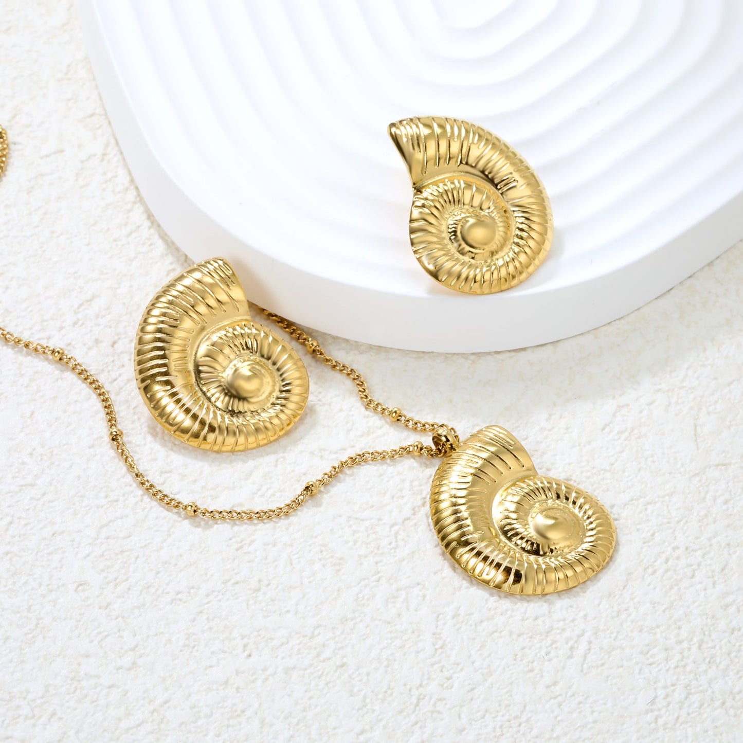 Conch Set   Gold Earring: 21.2x28mm    Pendant: 21.2x27.4mm   0.4 Side Pearl Chain*40+5cm+6mm Round Plaque asonjewelry