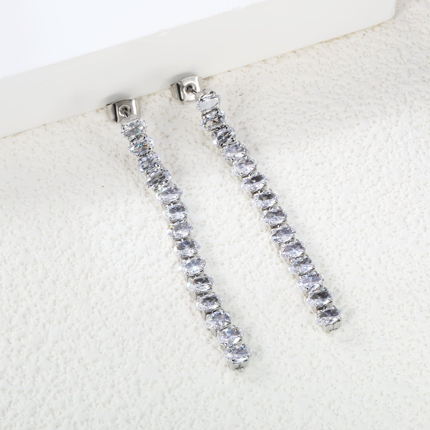 Earrings oval white diamonds Length 5.5cm Gold/Steel asonjewelry