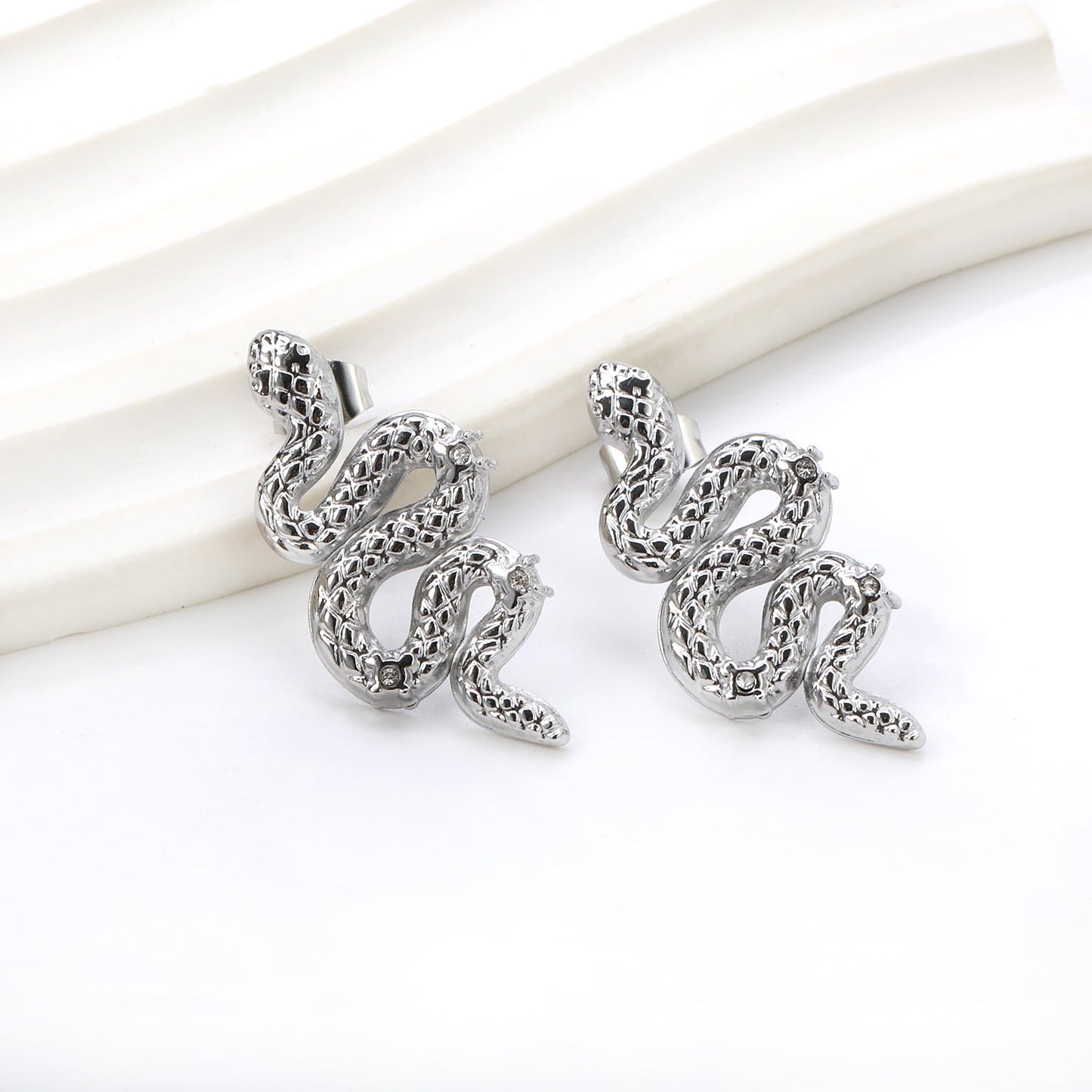 Snake with 3 White Diamonds Earrings 14.6*31.4mm asonjewelry