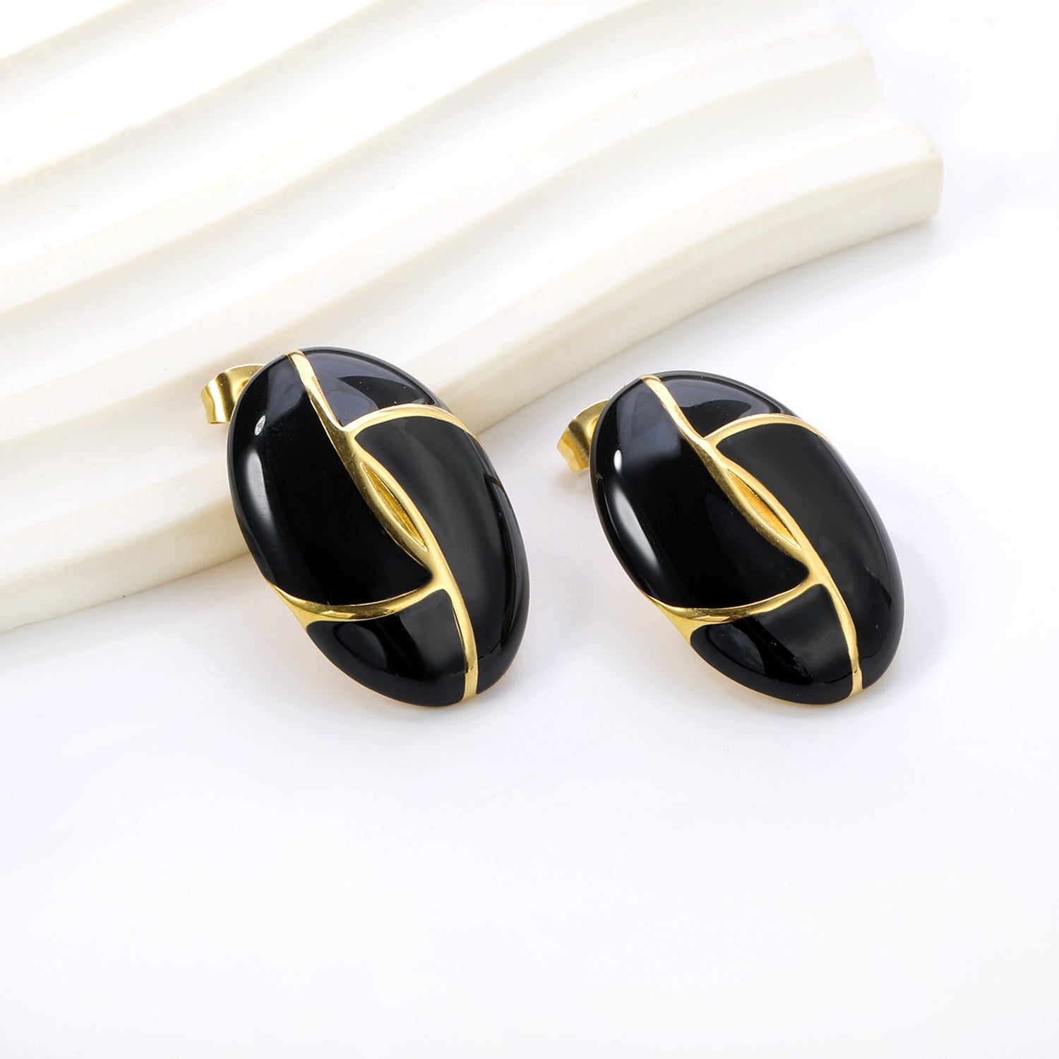 Oval White / Black Drip Earrings with Trim 19.2*27.9mm asonjewelry