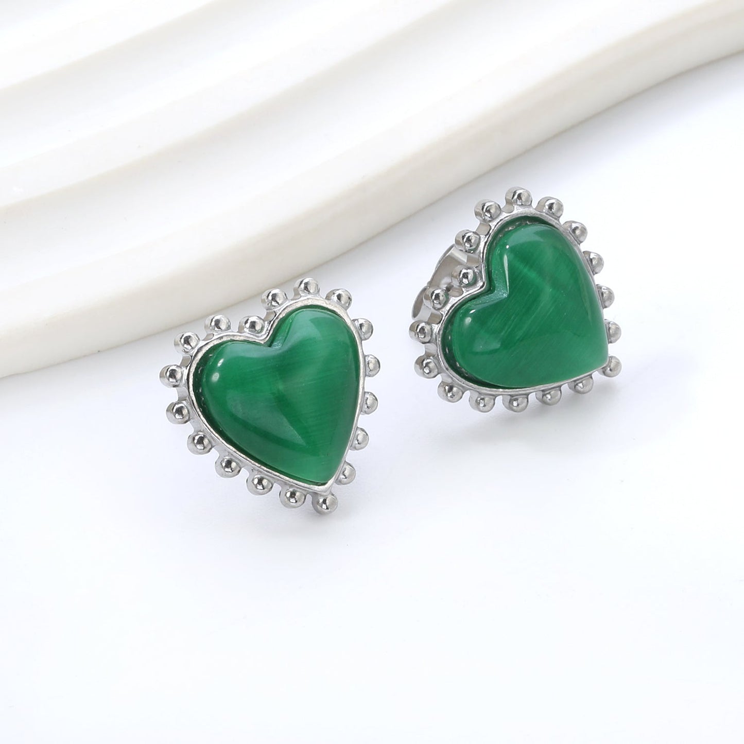 Loose Bead Edge Heart with White / Black / Red / Green Cat's Eye Stones Earrings 17.8*17.5mm asonjewelry