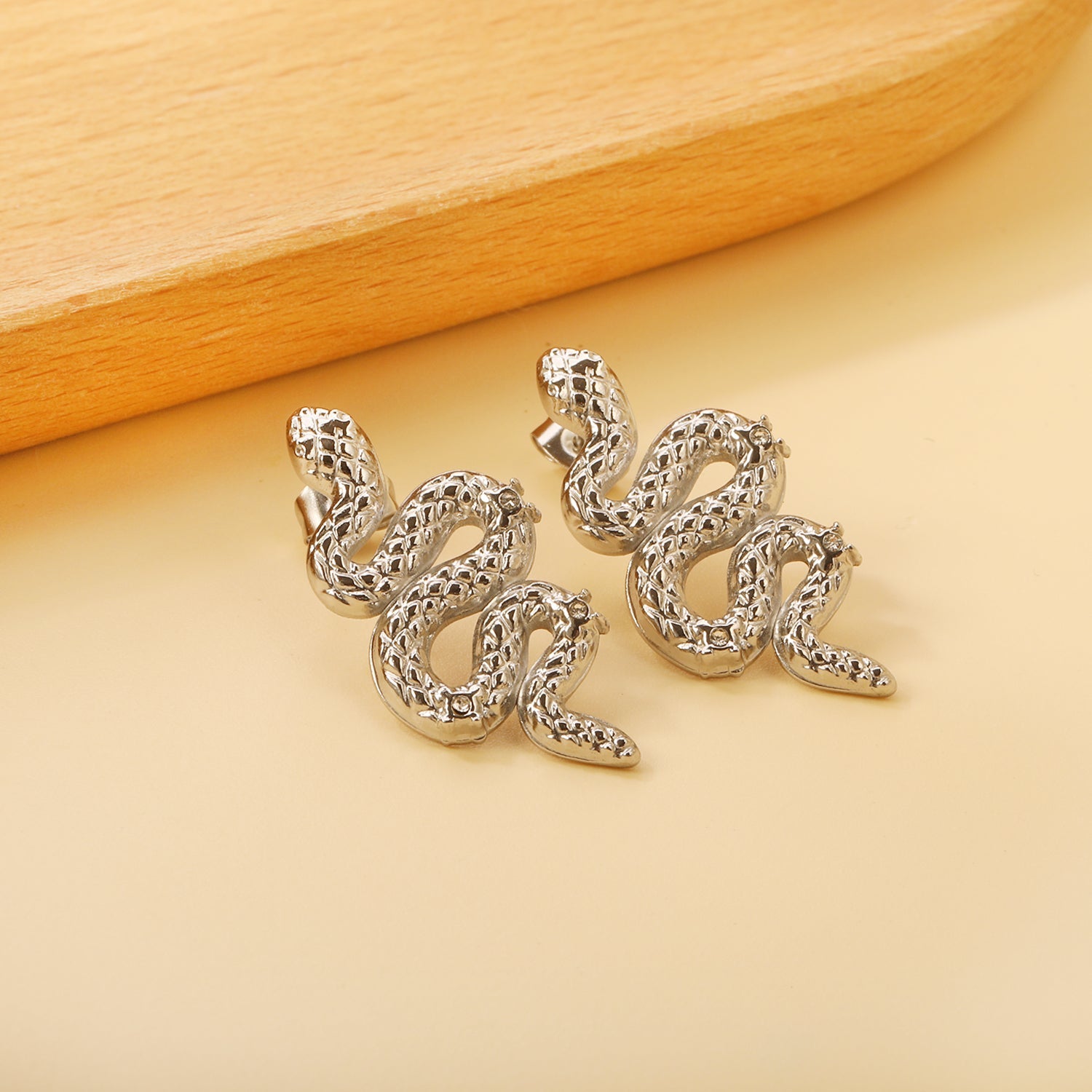 Snake with 3 White Diamonds Earrings 14.6*31.4mm asonjewelry