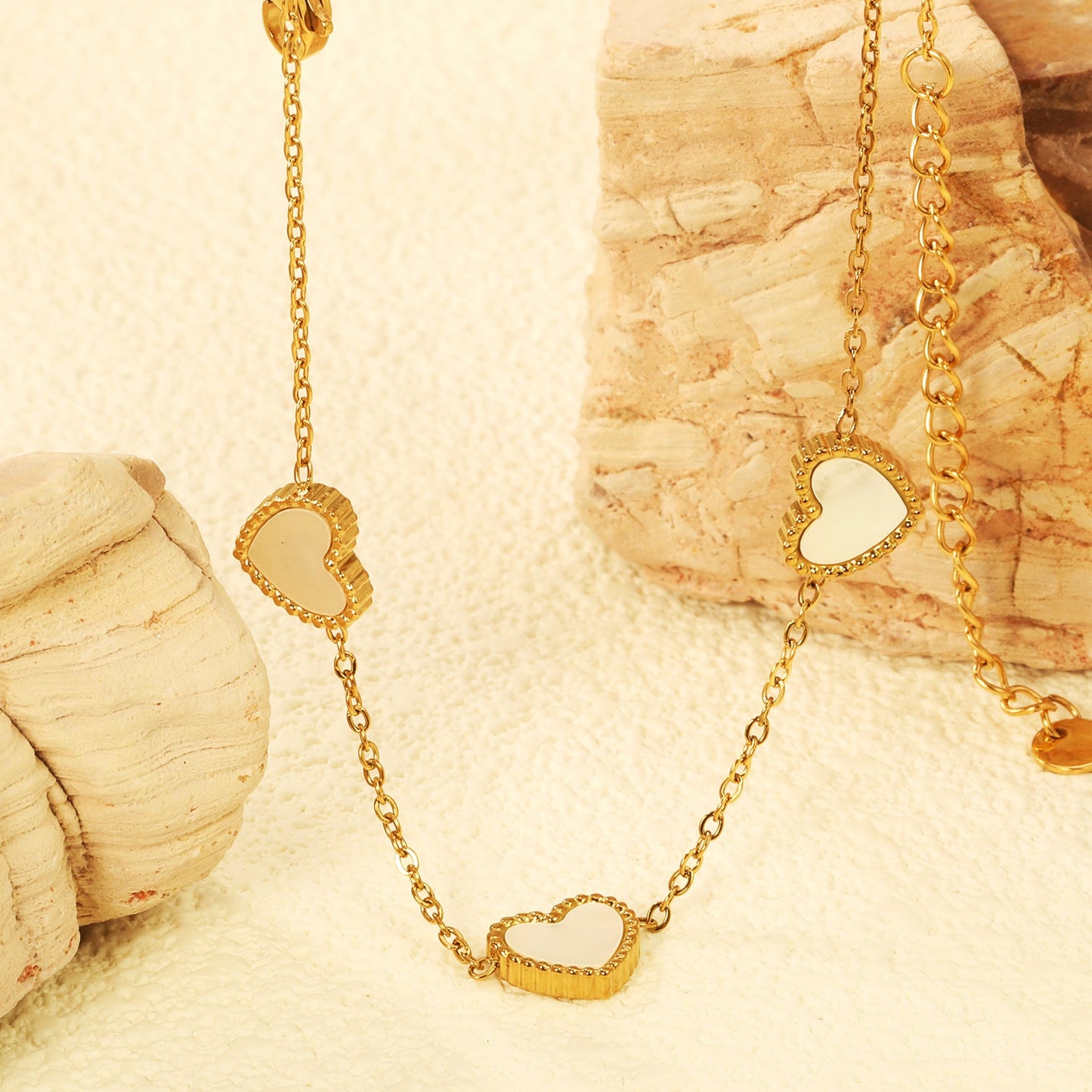 10.7*10mm beaded edge heart-shaped sticky white shell necklace 40+5cm+6mm round plate Gold color asonjewelry