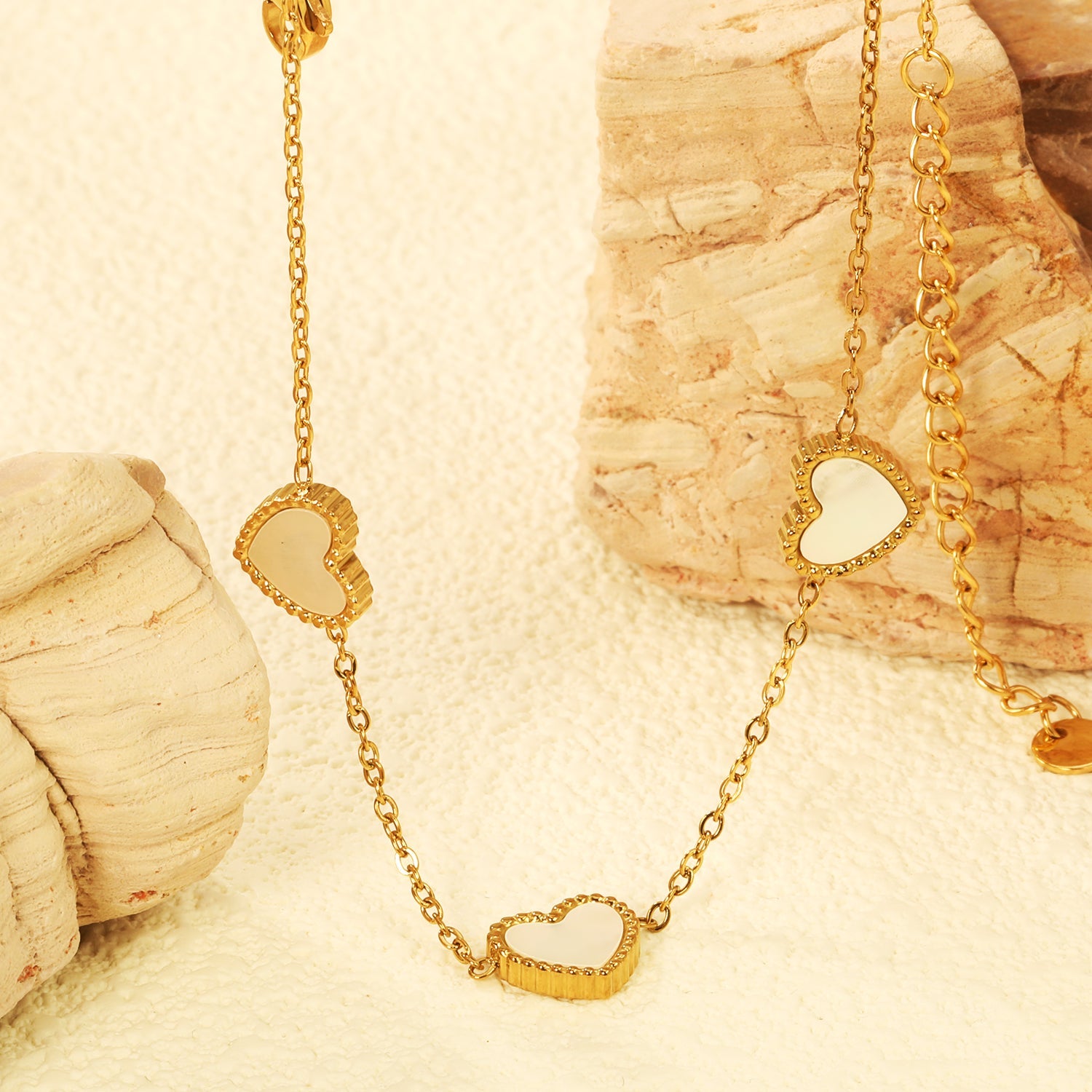 10.7*10mm beaded edge heart-shaped sticky white shell necklace 40+5cm+6mm round plate Gold color asonjewelry