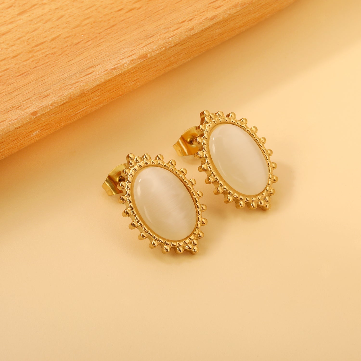 Loose Bead Edge Oval with White / Black / Red / Green Cat's Eye Stones Earrings 14.8*21mm asonjewelry