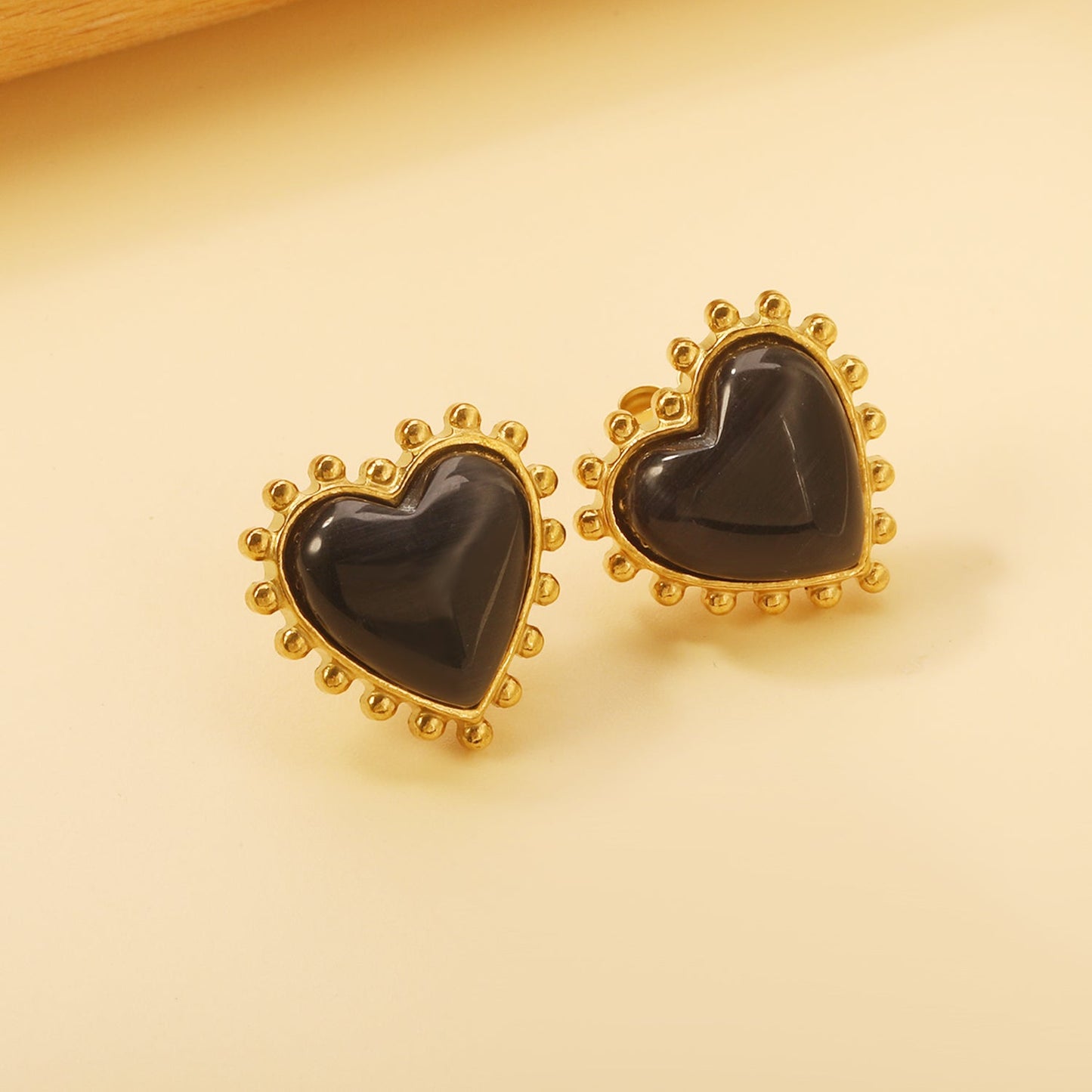 Loose Bead Edge Heart with White / Black / Red / Green Cat's Eye Stones Earrings 17.8*17.5mm asonjewelry