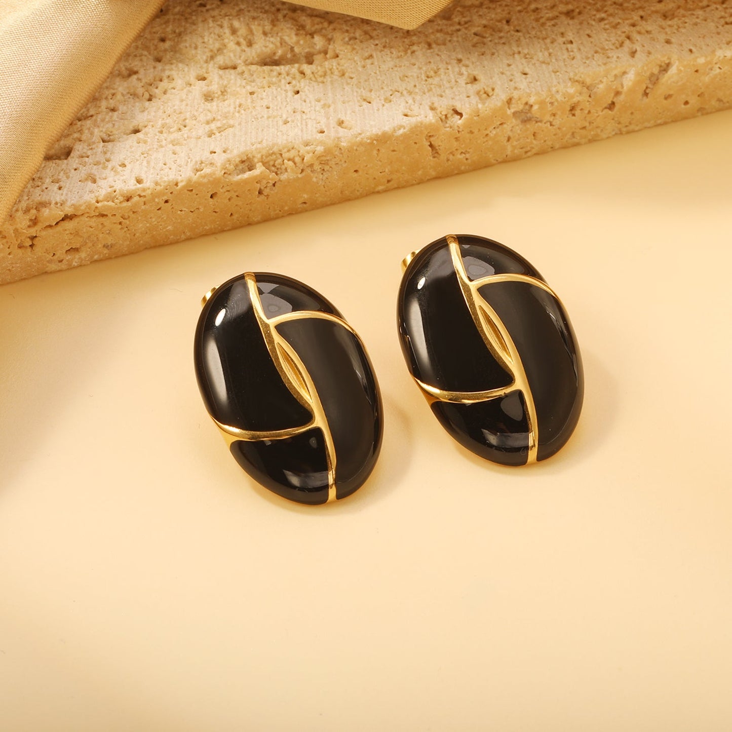 Oval White / Black Drip Earrings with Trim 19.2*27.9mm asonjewelry