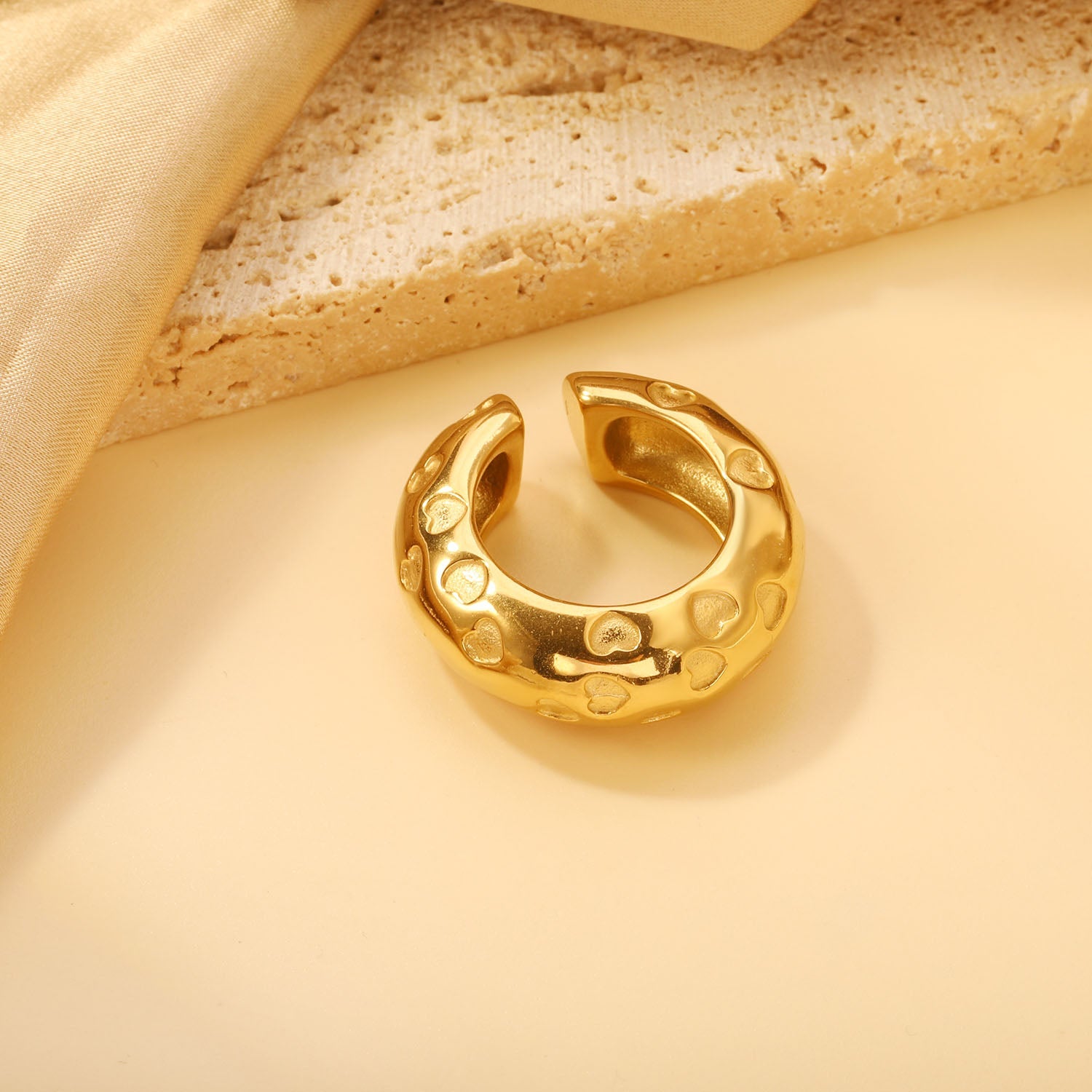 C-shaped with concave heart-shaped ear clips 6*30mm asonjewelry