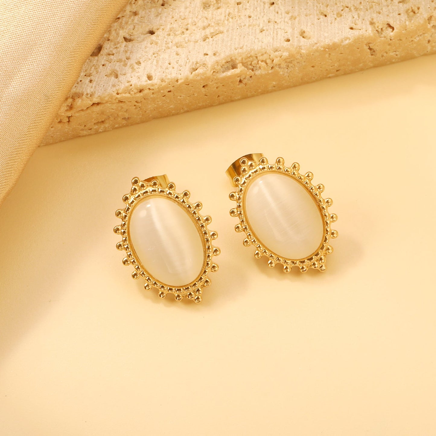 Loose Bead Edge Oval with White / Black / Red / Green Cat's Eye Stones Earrings 14.8*21mm asonjewelry