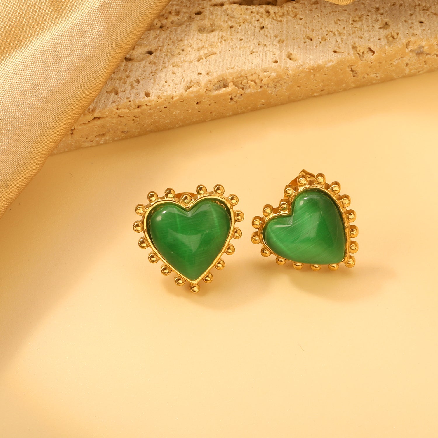 Loose Bead Edge Heart with White / Black / Red / Green Cat's Eye Stones Earrings 17.8*17.5mm asonjewelry