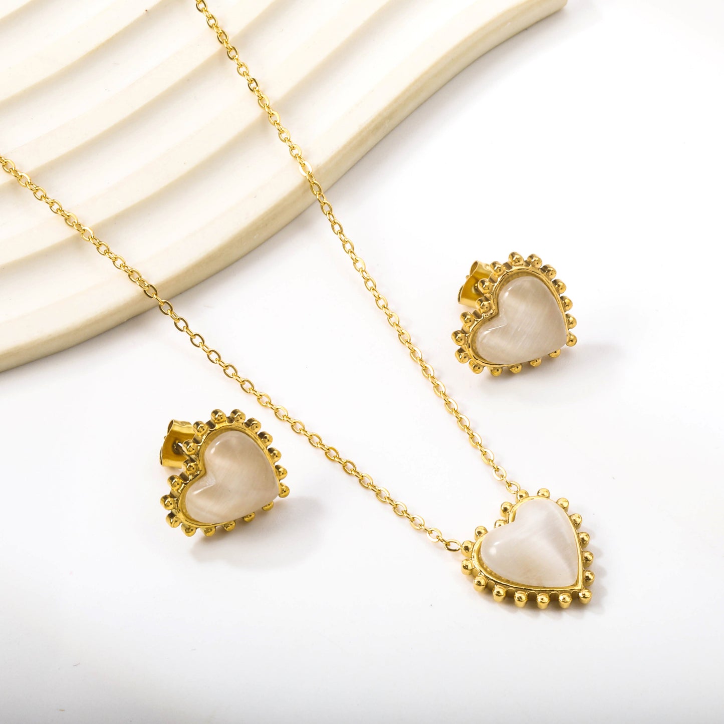 17.9*17.7mm Loose Beads Edged Heart with White Cat's Eye Stones Set asonjewelry