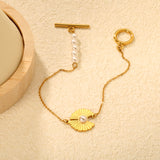 Chain length: 17cm. 2mm cross chain. Five 5mm pearls are attached 16.5*16mm gold pendant. 5mm pearls are attached to it