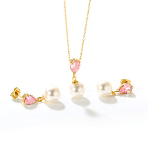 Teardrop-shaped white/pink/emerald zirconia + pearl-set gold stud earrings: Teardrop-shaped white zirconia + pearl stud earrings Pendant: Teardrop-shaped white zirconia + pearl pendant