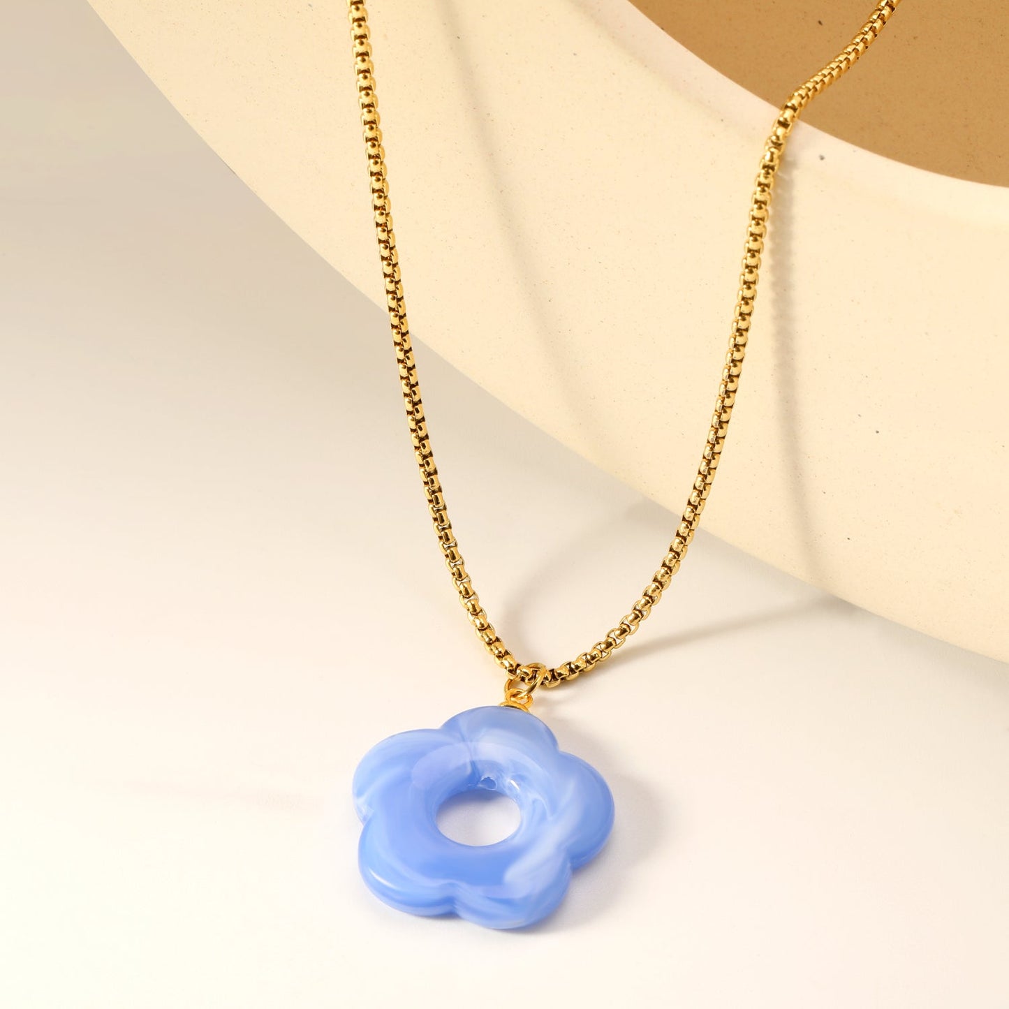 26.7mm Resin White/Red/Blue/Yellow/Coffee/Pink/Peacock Blue/Peacock Green Wreath Pendant 2.0 Square Pearl Chain*40+5cm+6mm Round Plaque Necklace GOLDEN asonjewelry