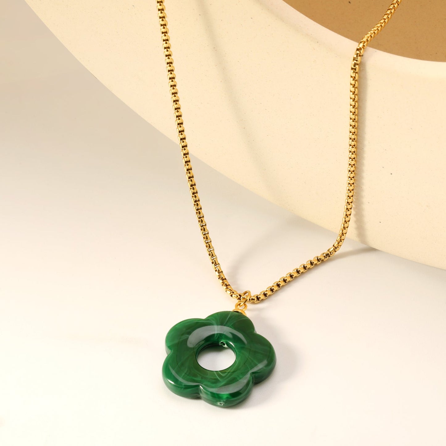 26.7mm Resin White/Red/Blue/Yellow/Coffee/Pink/Peacock Blue/Peacock Green Wreath Pendant 2.0 Square Pearl Chain*40+5cm+6mm Round Plaque Necklace GOLDEN asonjewelry