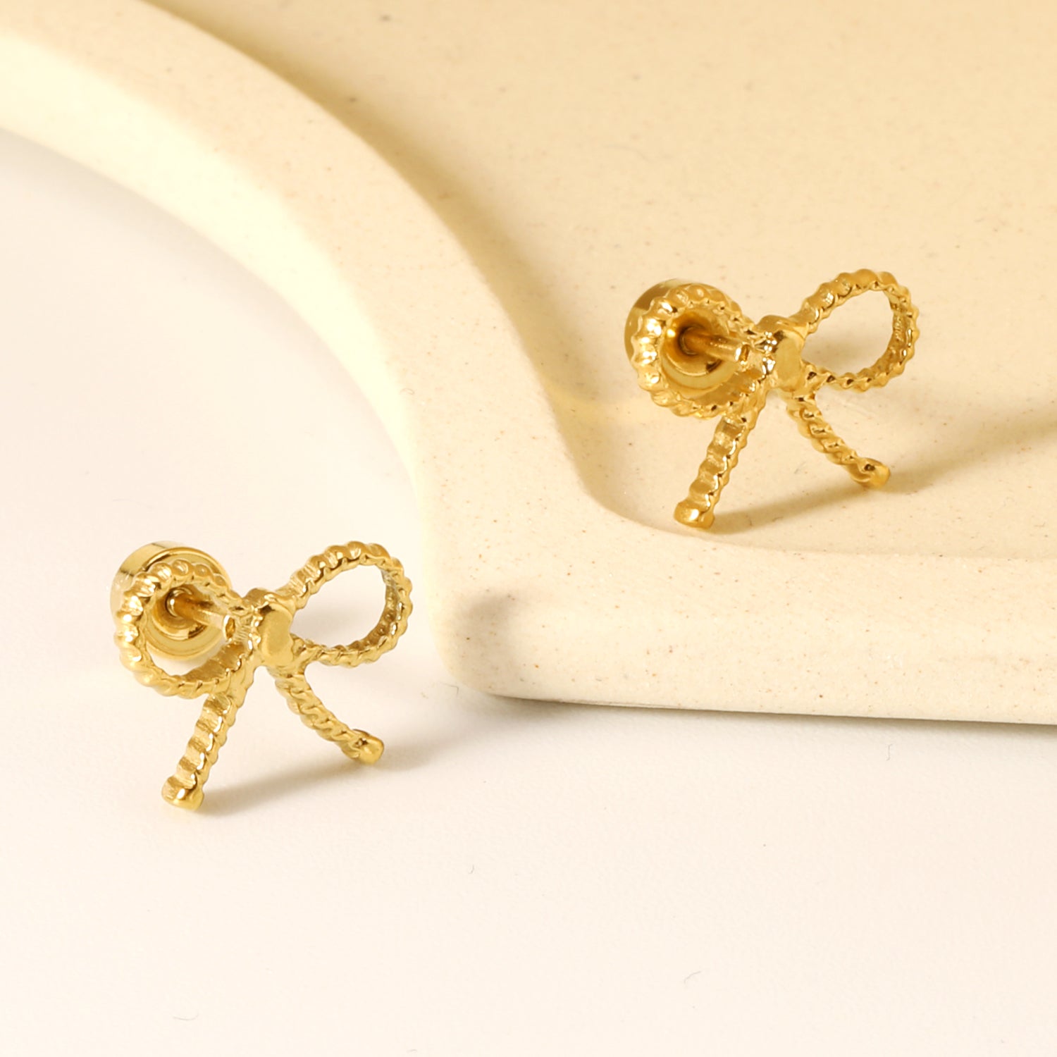 Screw plug 0.8*8mm pin + 10.9*8.6mm bow earrings Gold color asonjewelry
