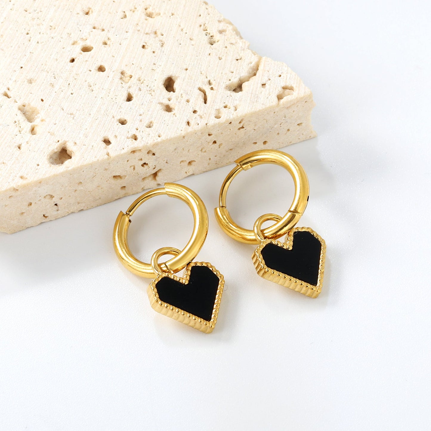 2*10mm I.D. earrings with 12.2*10.4mm heart shaped sticky white/black/red shell fittings Gold color asonjewelry