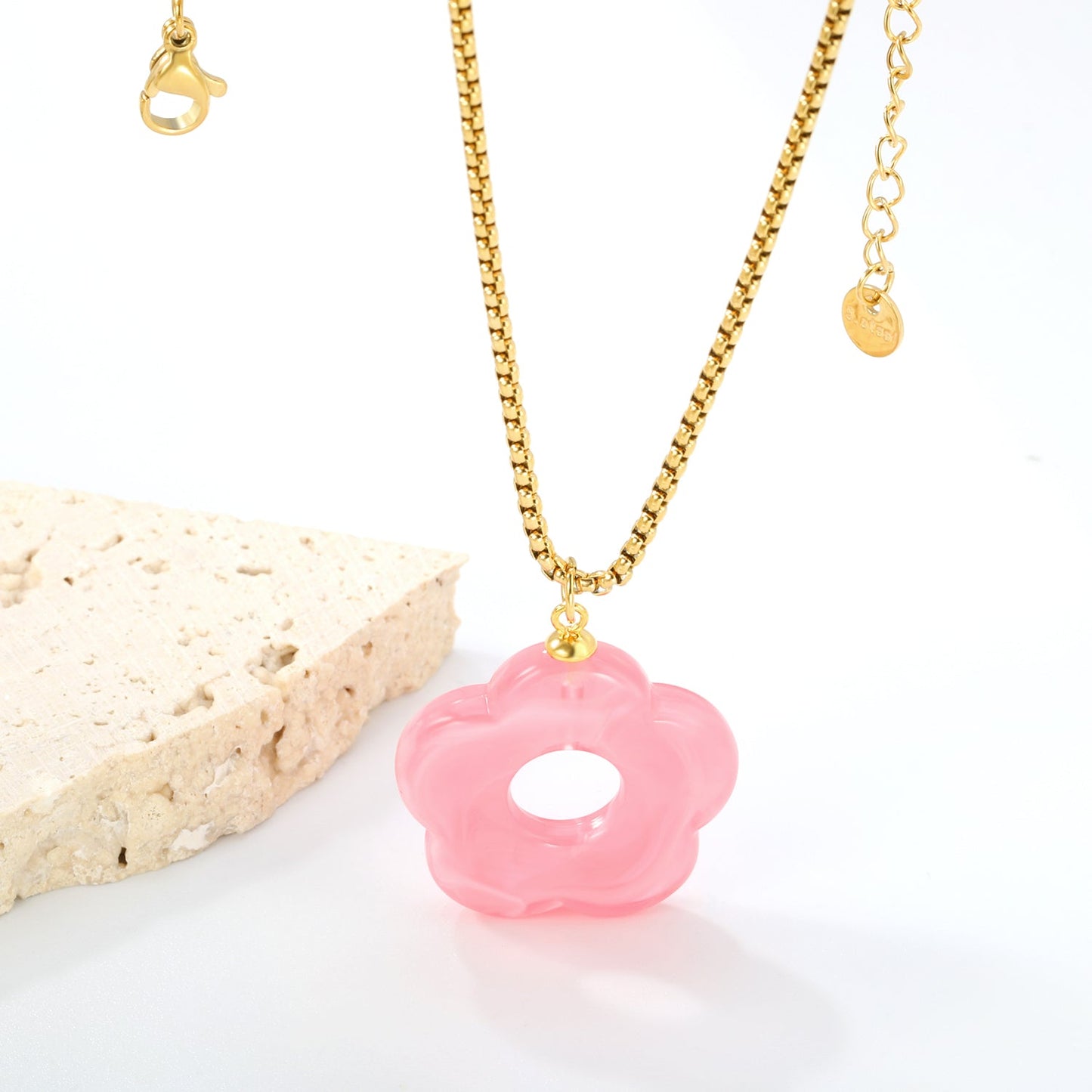 26.7mm Resin White/Red/Blue/Yellow/Coffee/Pink/Peacock Blue/Peacock Green Wreath Pendant 2.0 Square Pearl Chain*40+5cm+6mm Round Plaque Necklace GOLDEN asonjewelry